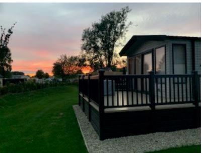 Lavender Lodge South Cerney Εξωτερικό φωτογραφία